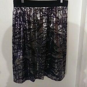 **Price drop** Cute sequined skirt
